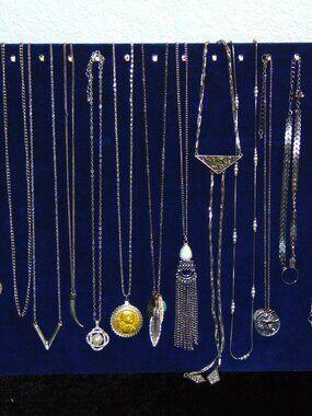 Vintage & Modern Assorted Silver Tone Necklace lot- very nice!